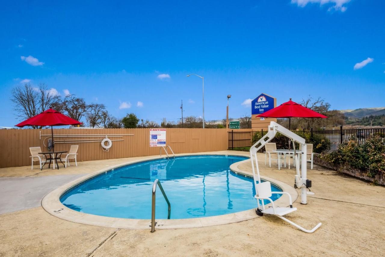 Americas Best Value Inn - Ukiah Zewnętrze zdjęcie